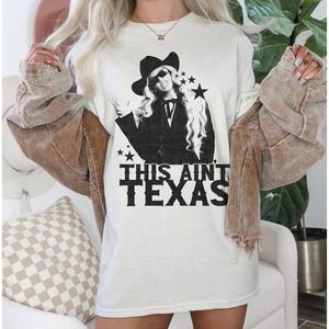This Ain't Texas Shirt, Texas Hold 'Em Shirt, BeyHive Cowgirl T-Shirt